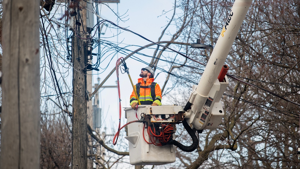 Ice storm: 28,000 customers remain without power in Quebec | CTV News