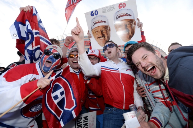 Canadiens fans cheer on their team