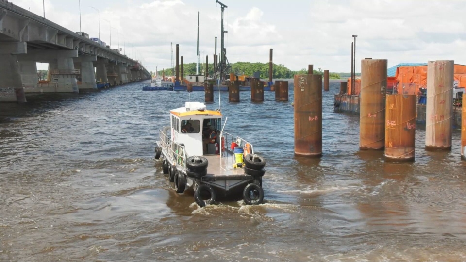 Boat travels among the Ile-aux-Tourtes